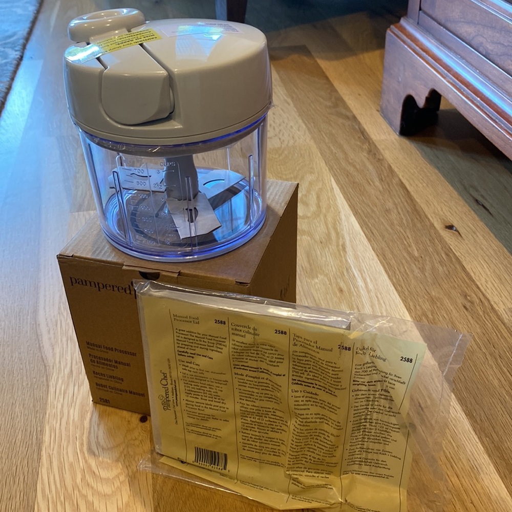 Pampered Chef manual food processor